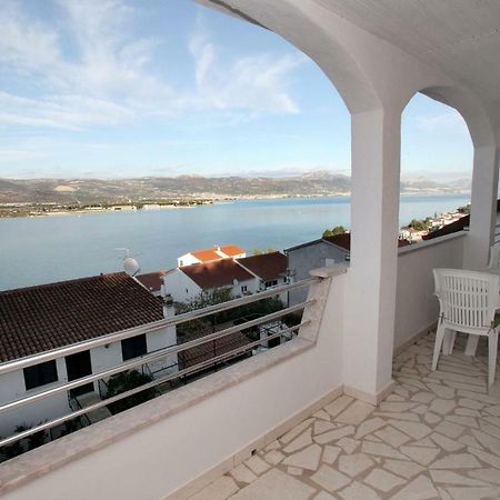 Apartments Maja - Sea View Трогир Экстерьер фото