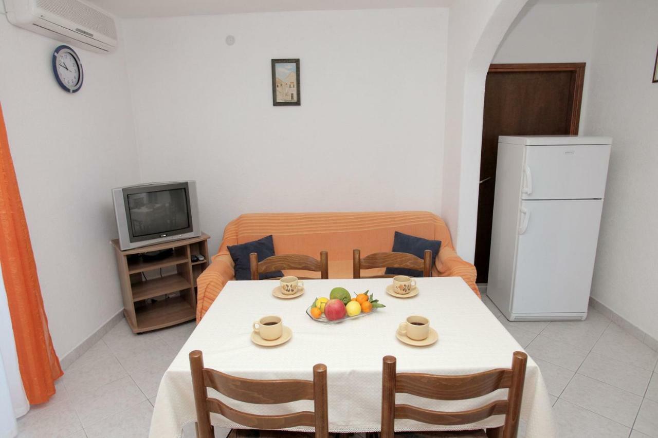 Apartments Maja - Sea View Трогир Экстерьер фото