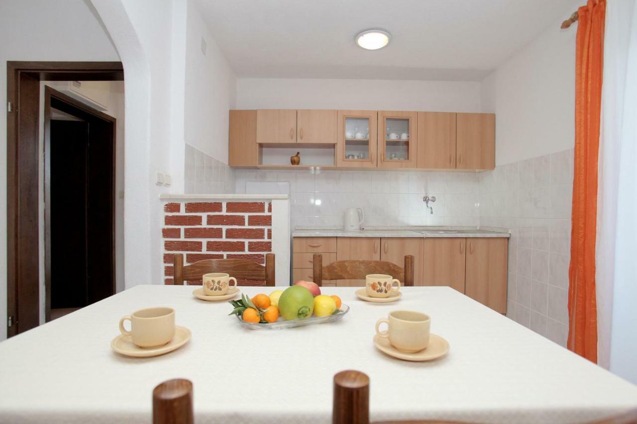 Apartments Maja - Sea View Трогир Экстерьер фото