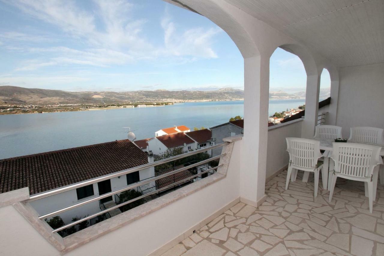 Apartments Maja - Sea View Трогир Экстерьер фото